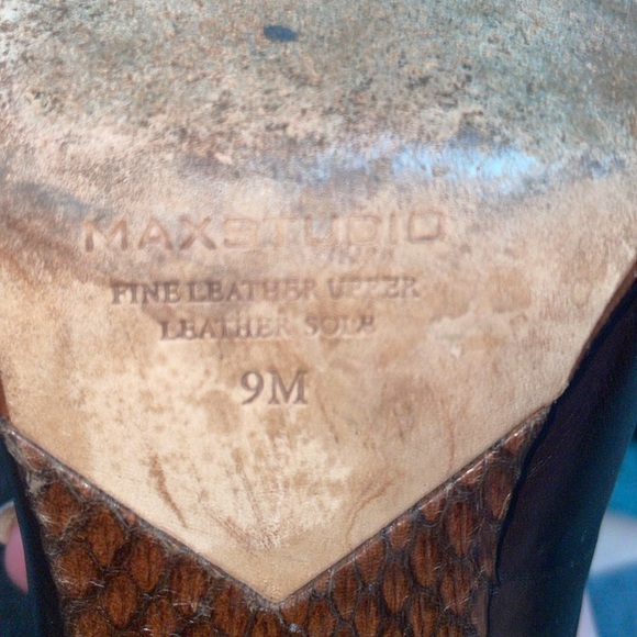 Max Studio Brown Leather Pumps - Picture 6 of 7